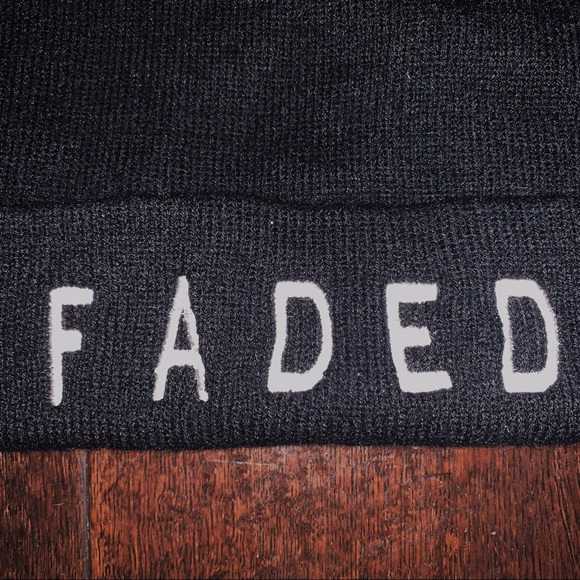 BRANDY MELVILLE beanie - Picture 2 of 3